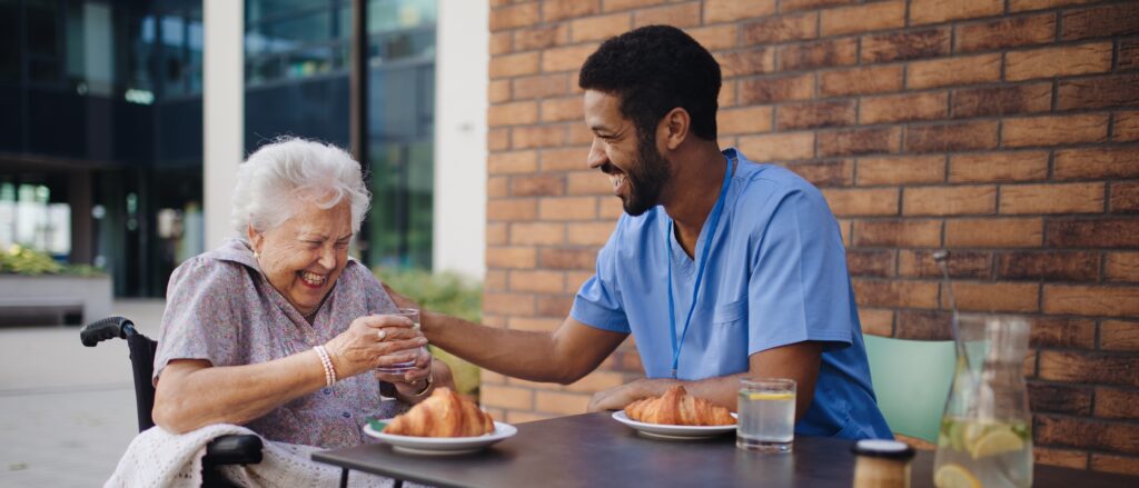 Memory Care at Home vs. Memory Care Facilities: What’s Best for Your Loved One?